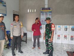 Bhabinkamtibmas Desa Selebung Ketangga Lakukan MOnitoring Logistikada Serentak