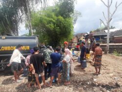 Wujud Kepedulian Kepada Warga Terdampak Banjir, Polres Lotim Salurkan Air Bersih dan Bantuan Sembako