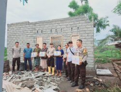 Polsek Jerowaru Salurkan Bantuan Ke Warga Terdampak Musibah Angin Puting Beliung