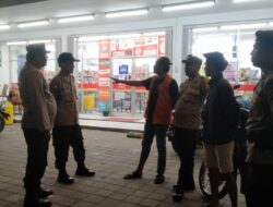 Jaga Kamtibmas Pasca Pilkada Serentak Personel Polsek Peringgabaya Gelar Patroli Malam