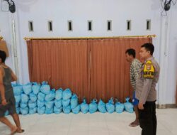 Bhabinkamtibmas Kelurahan Sandubaya Monitoring Pendistribusian Sembako