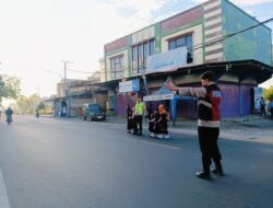 Berikian Rasa Aman Personel Polsek Terara Lakukan Pengamanan Lalu Lintas