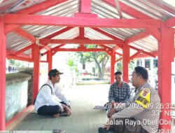 Bhabinkamtibmas Desa Sugian Jalin Silaturahmi dan Berikan Himbauan Kamtibmas kepada Warga