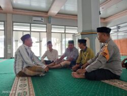 Bhabinkamtibmas Desa Wanasaba Sosialisasikan Bahaya Judi Online dan TPPO di Masjid Besar Attaqwa