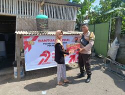 Peringati HUT Polri ke-79, Aipda Ibnu Akbar HK Salurkan Bantuan ke Warga Terara
