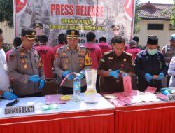 Polres Lombok Timur Bekuk Tindak Pidana Narkotika dan Lakukan Pemusnahan Barang Bukti