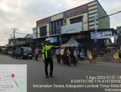 Personel Polsek Terara lakukan Pengaturan Lalulintas  Pagi di Simpang Tiga Papilon
