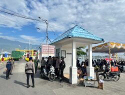 Anggota Pos Yan Kayangan Ops Lilin Rinjani 2025 Laksanakan Patroli di Pelabuhan Kayangan